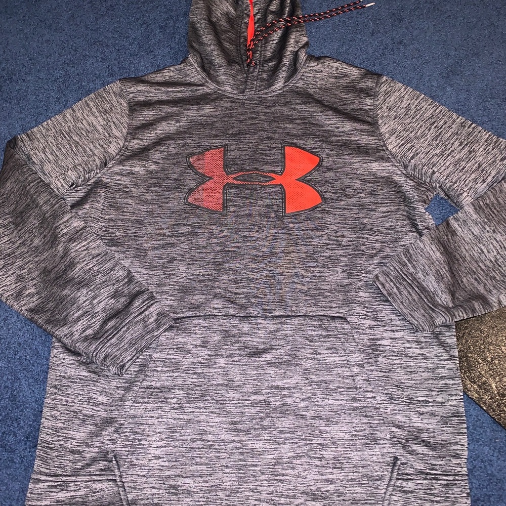Under armour sweatshirt